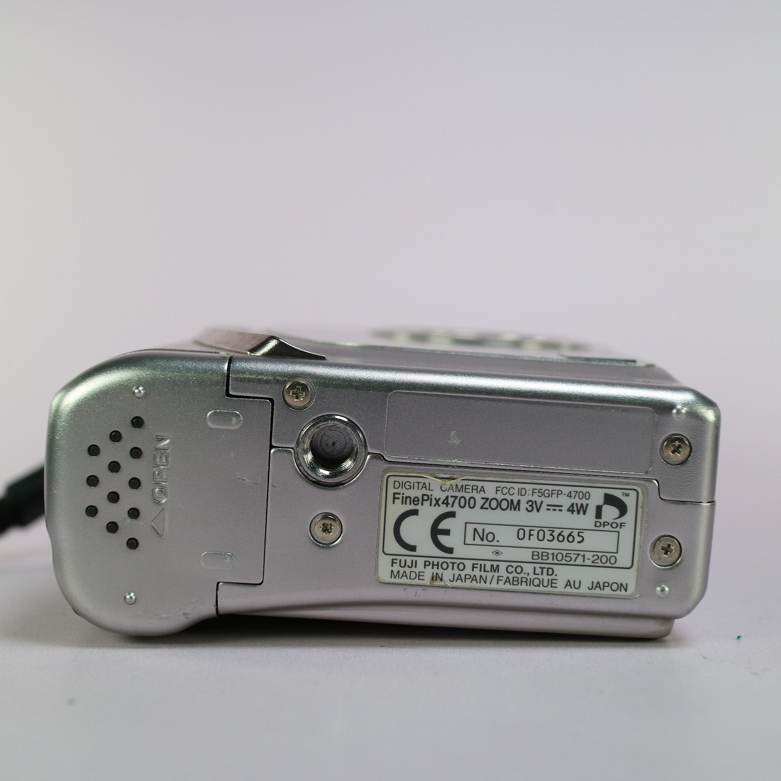 Fujifilm Digital Camera FinePix 4700 Zoom 2.4MP Silver Tested