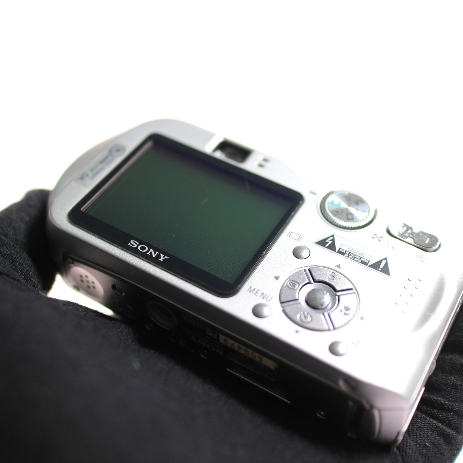 Sony Digital Camera Cybershot DSC-P200 7.2MP Silver Tested Full Set