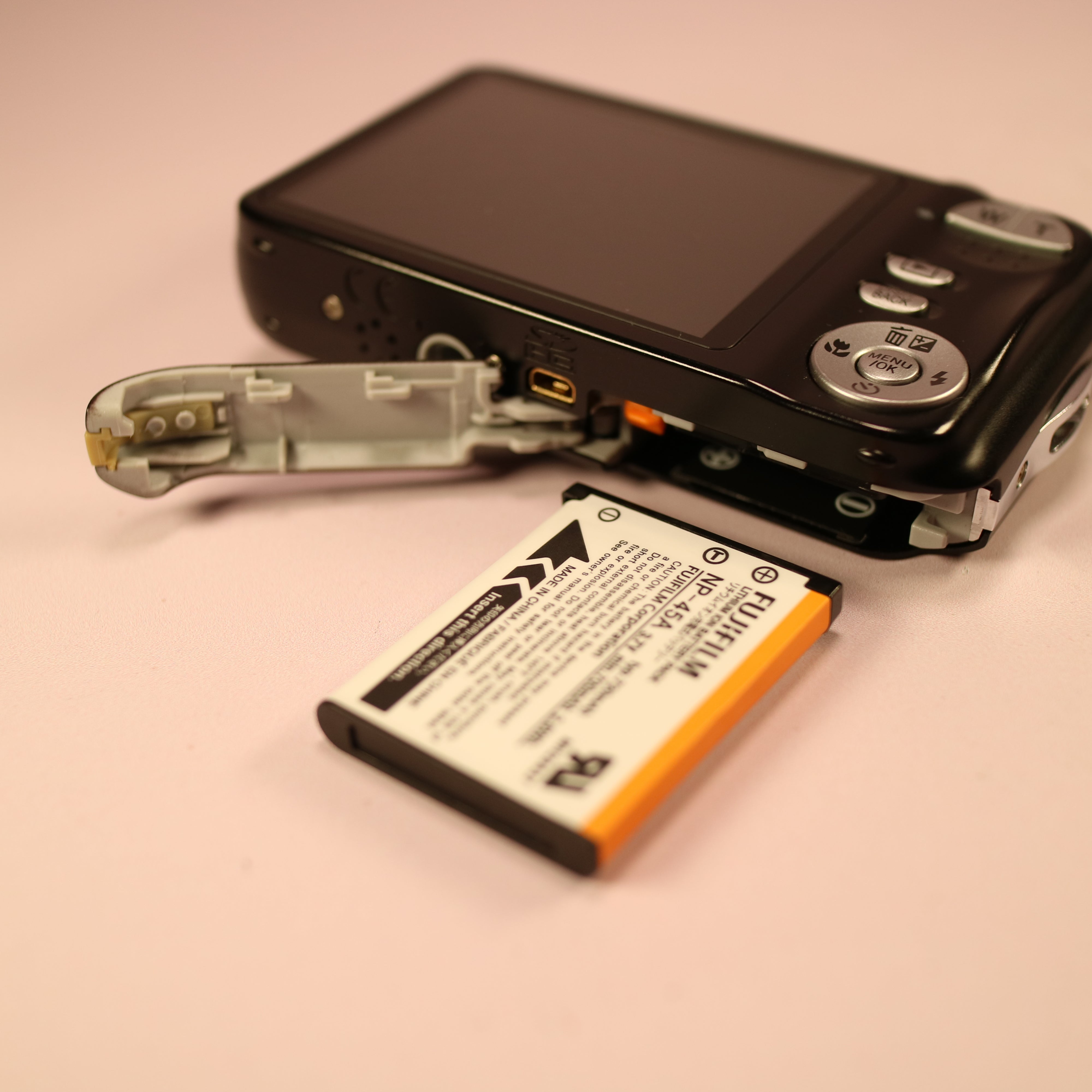 Fujifilm FinePix JV210 14.0MP CCD Compact Digital Camera