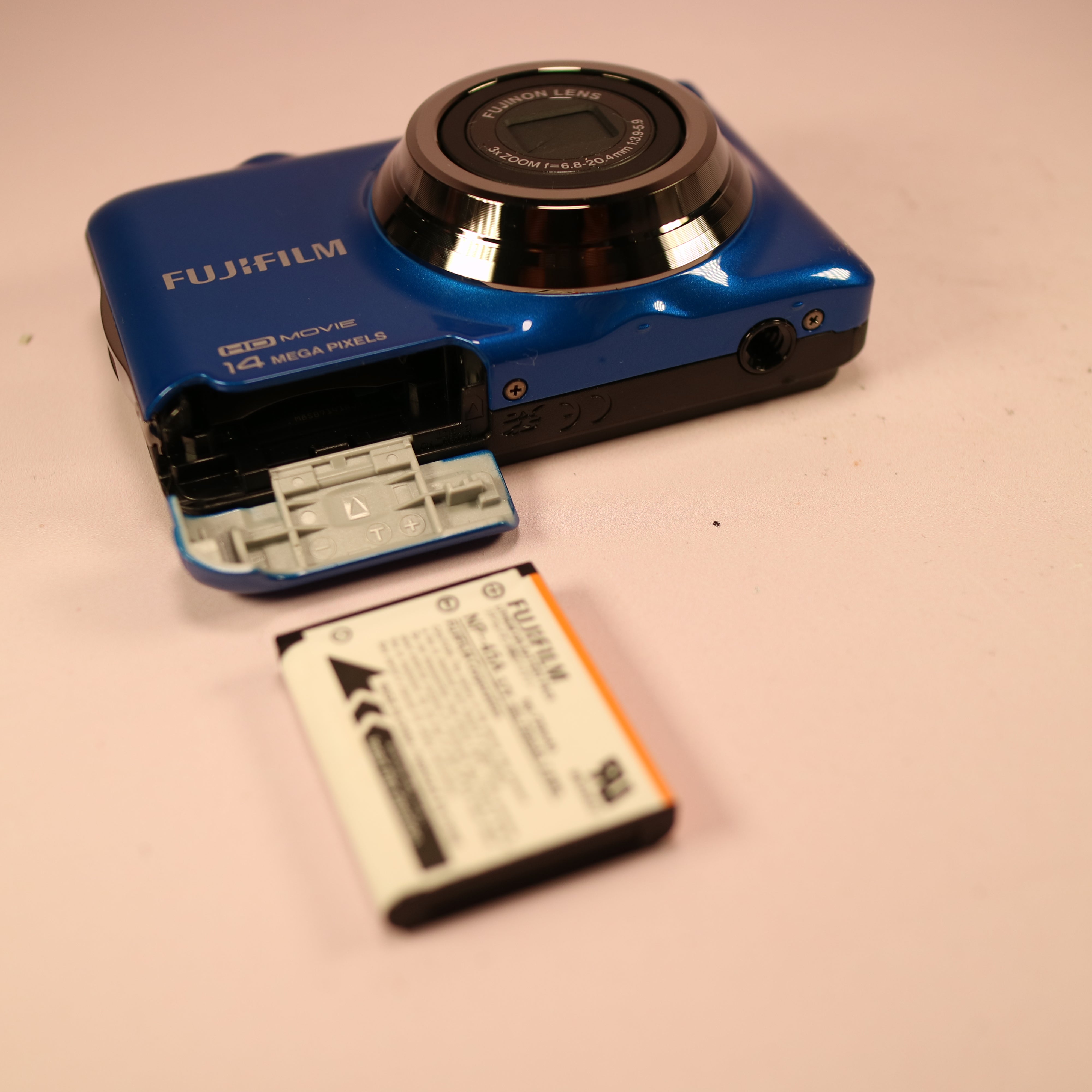 Fujifilm FinePix JV500 14.0MP CCD Compact Digital Camera