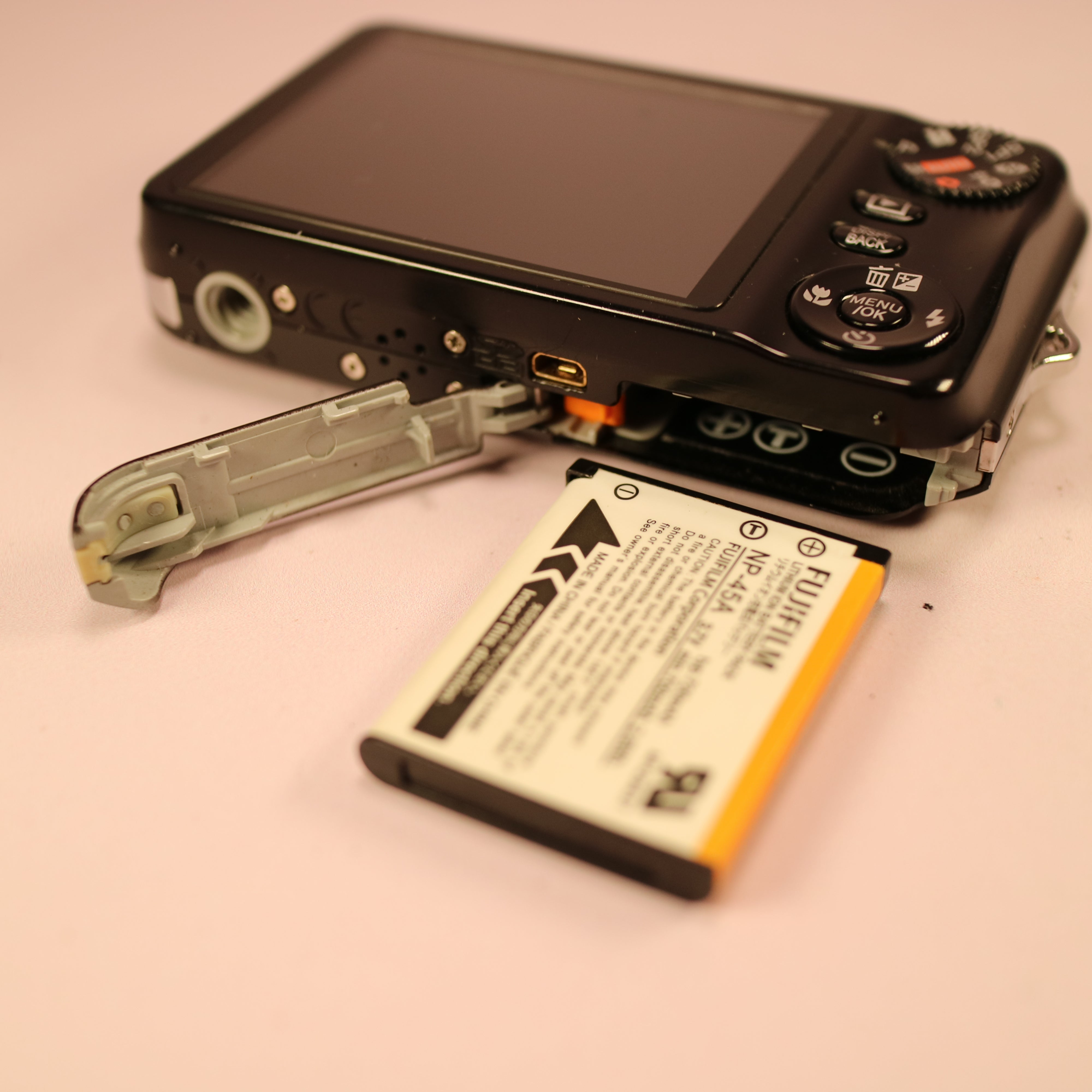 Fujifilm FinePix JV110 12.0MP CCD Compact Digital Camera