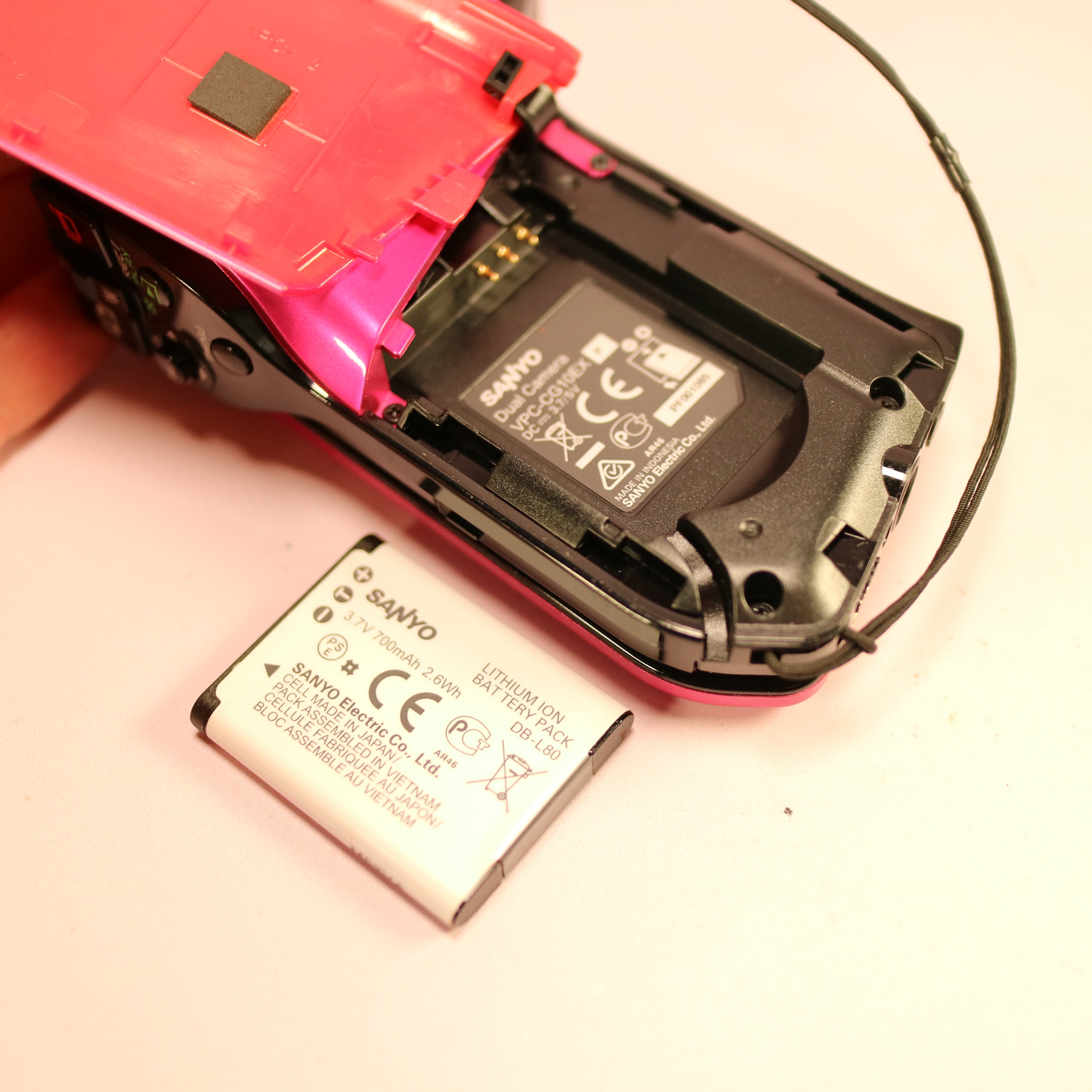 Sanyo Xacti VPC-CG10 10.0MP CMOS FHD Handheld Digital Camcorder