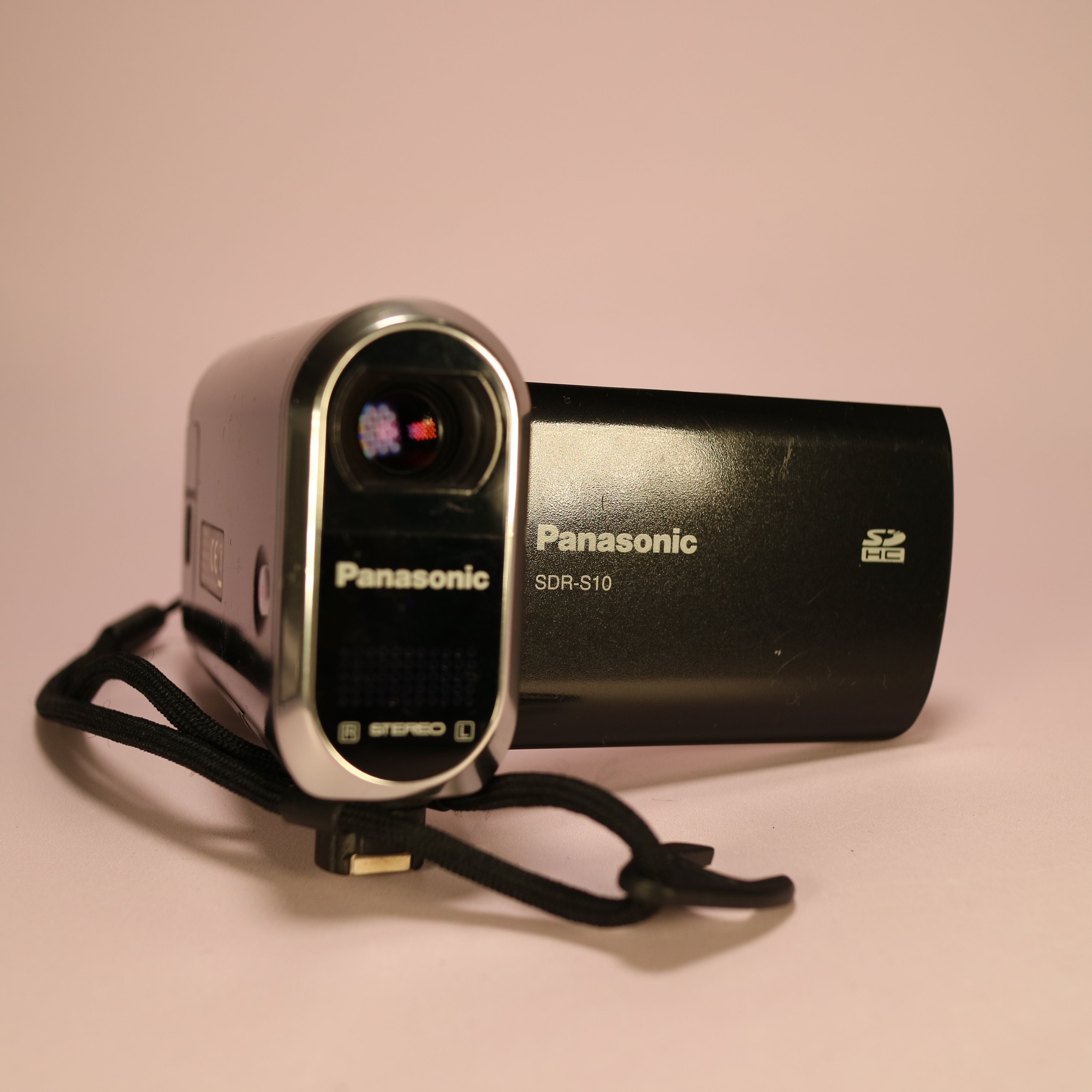Panasonic SDR-S10 HD CMOS Handheld Digital Camcorder