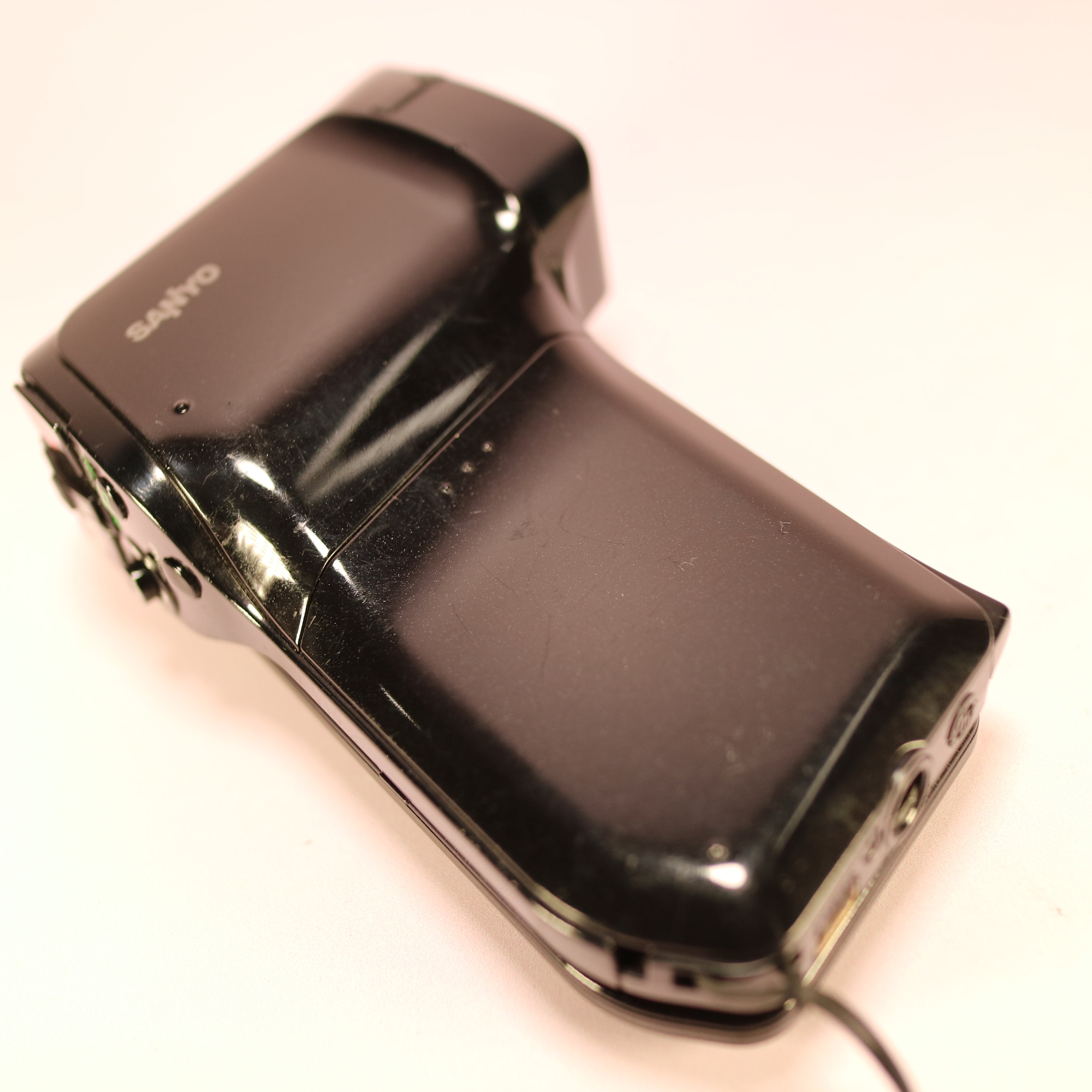 Sanyo Xacti VPC-CG10 10.0MP CMOS FHD Handheld Digital Camcorder