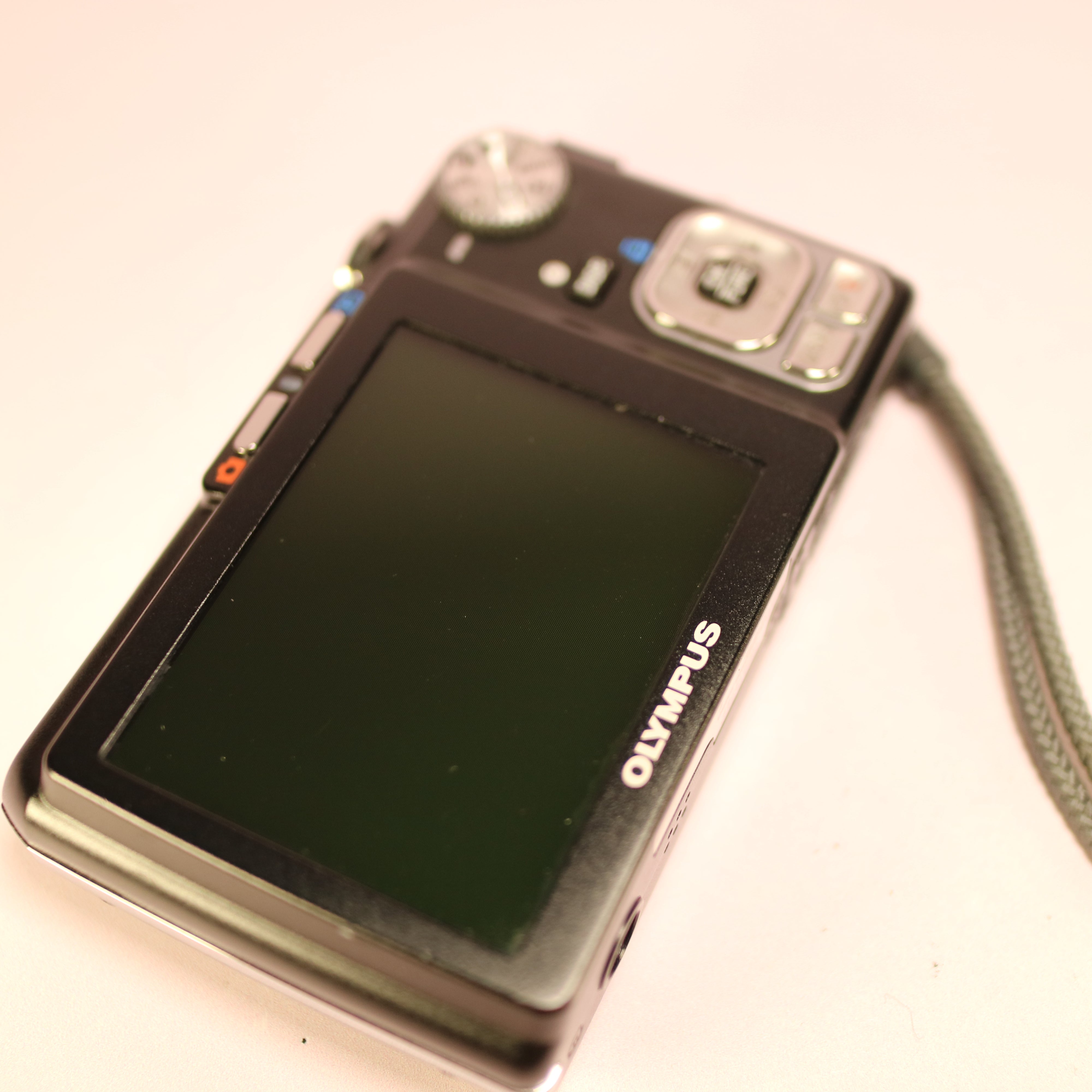 Olympus FE-330 8.0MP CCD Compact Digital Camera