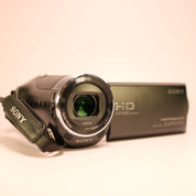 Sony Handycam HDR-CX240E 9.2MP CMOS HD Handheld Digital Camcorder