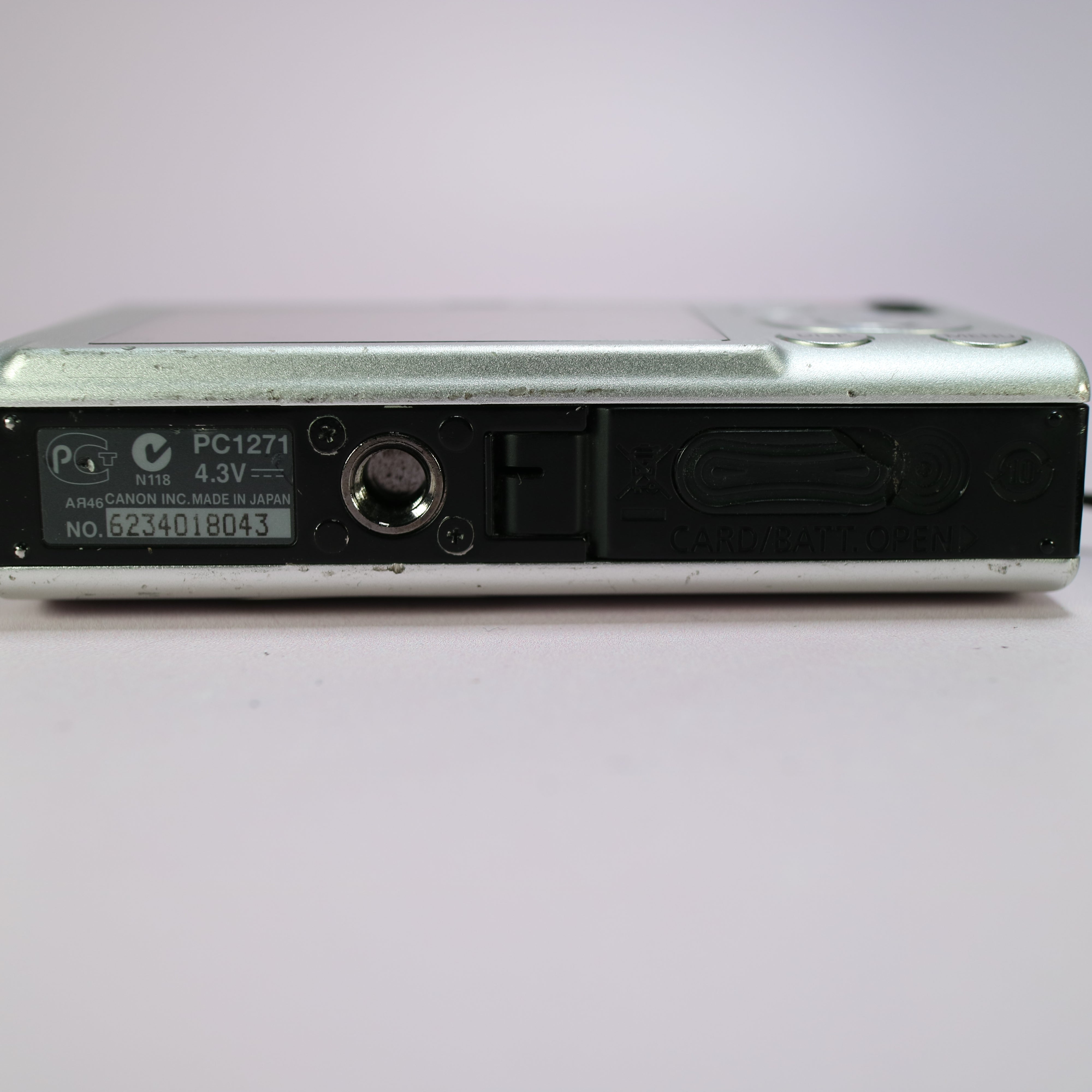 Canon IXUS 80 IS 8.0MP CCD Compact Digital Camera