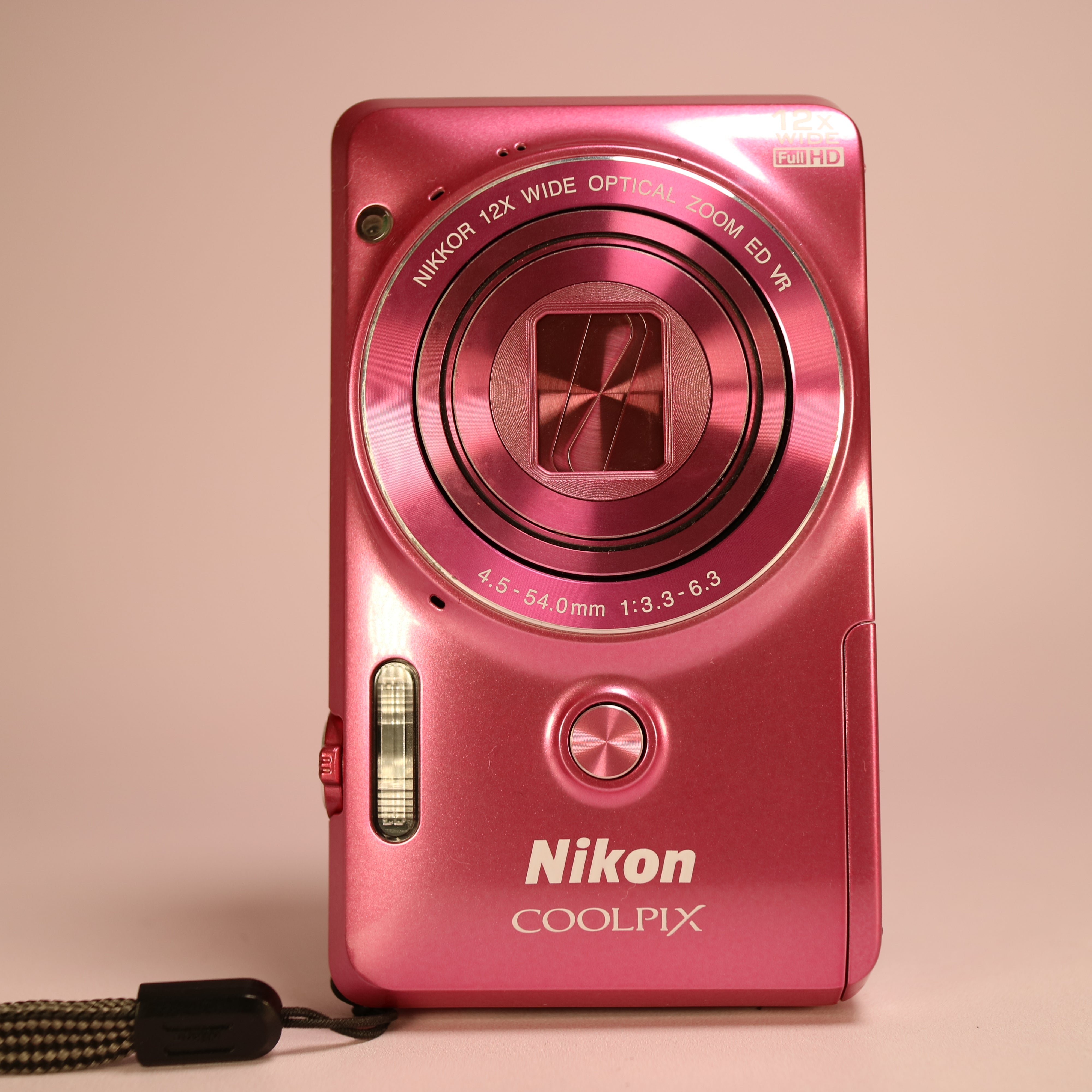 Nikon Coolpix S6900 16.0MP CMOS Flip Screen Compact Digital Camera
