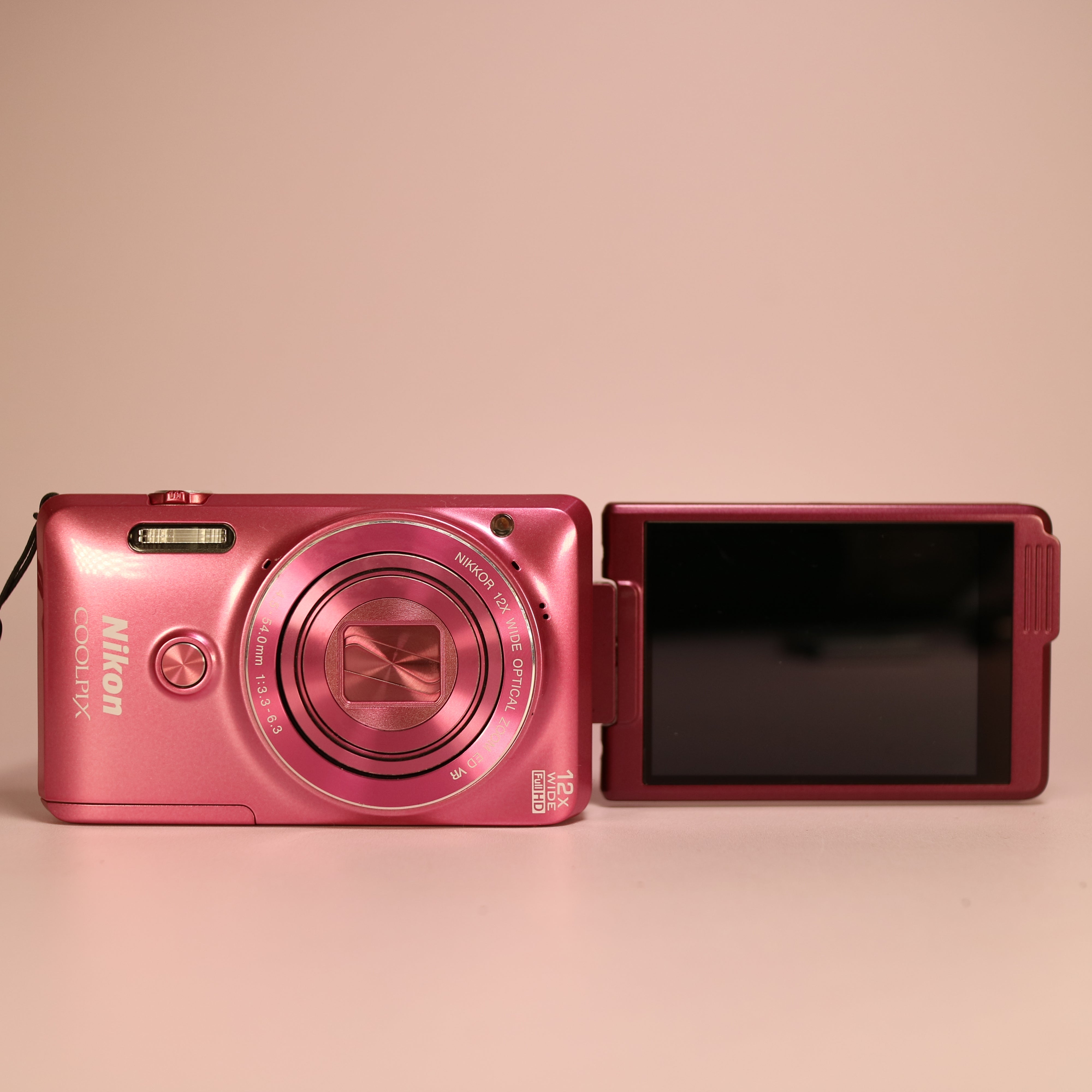 Nikon Coolpix S6900 16.0MP CMOS Flip Screen Compact Digital Camera