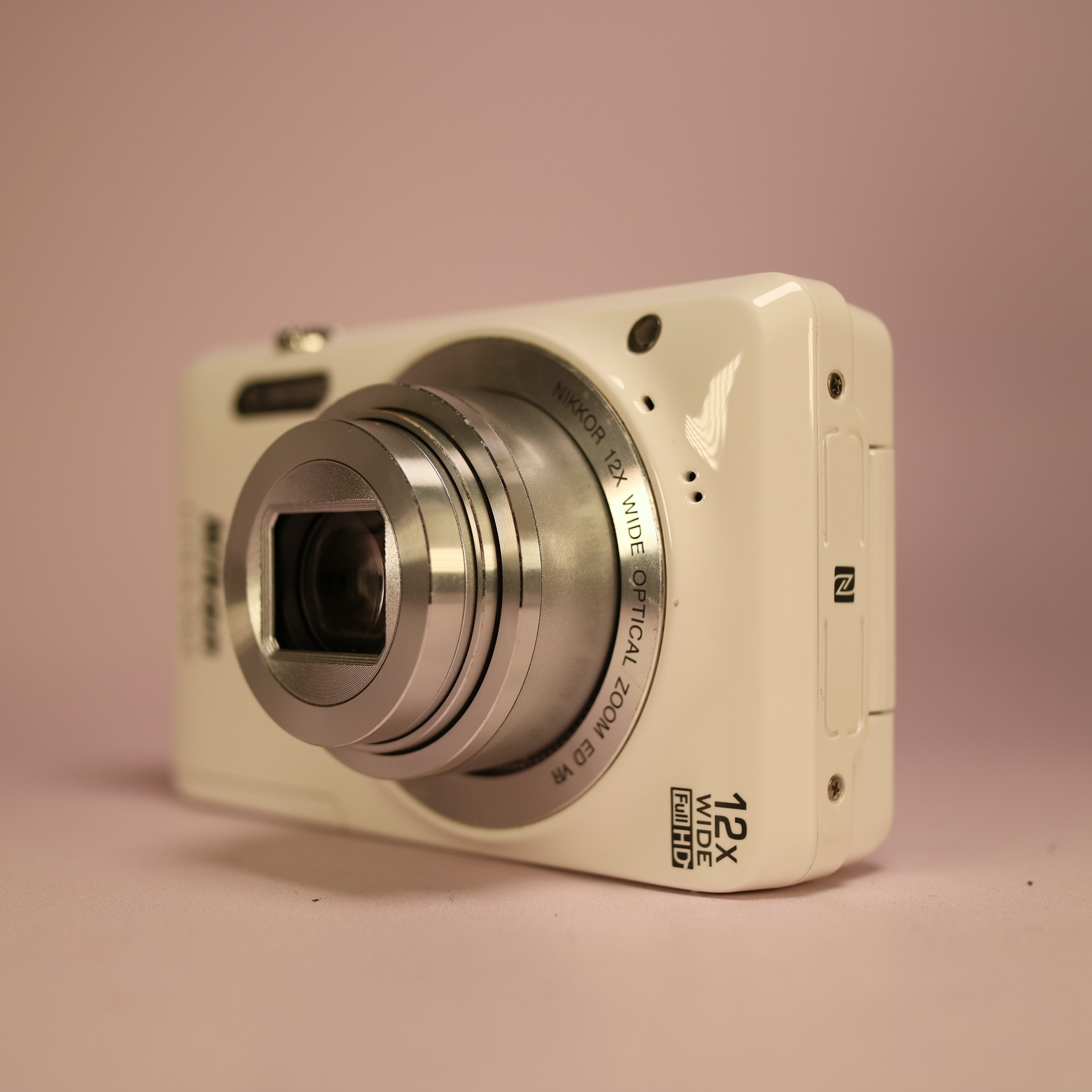 Nikon Coolpix S6900 16.0MP CMOS Flip Screen Compact Digital Camera