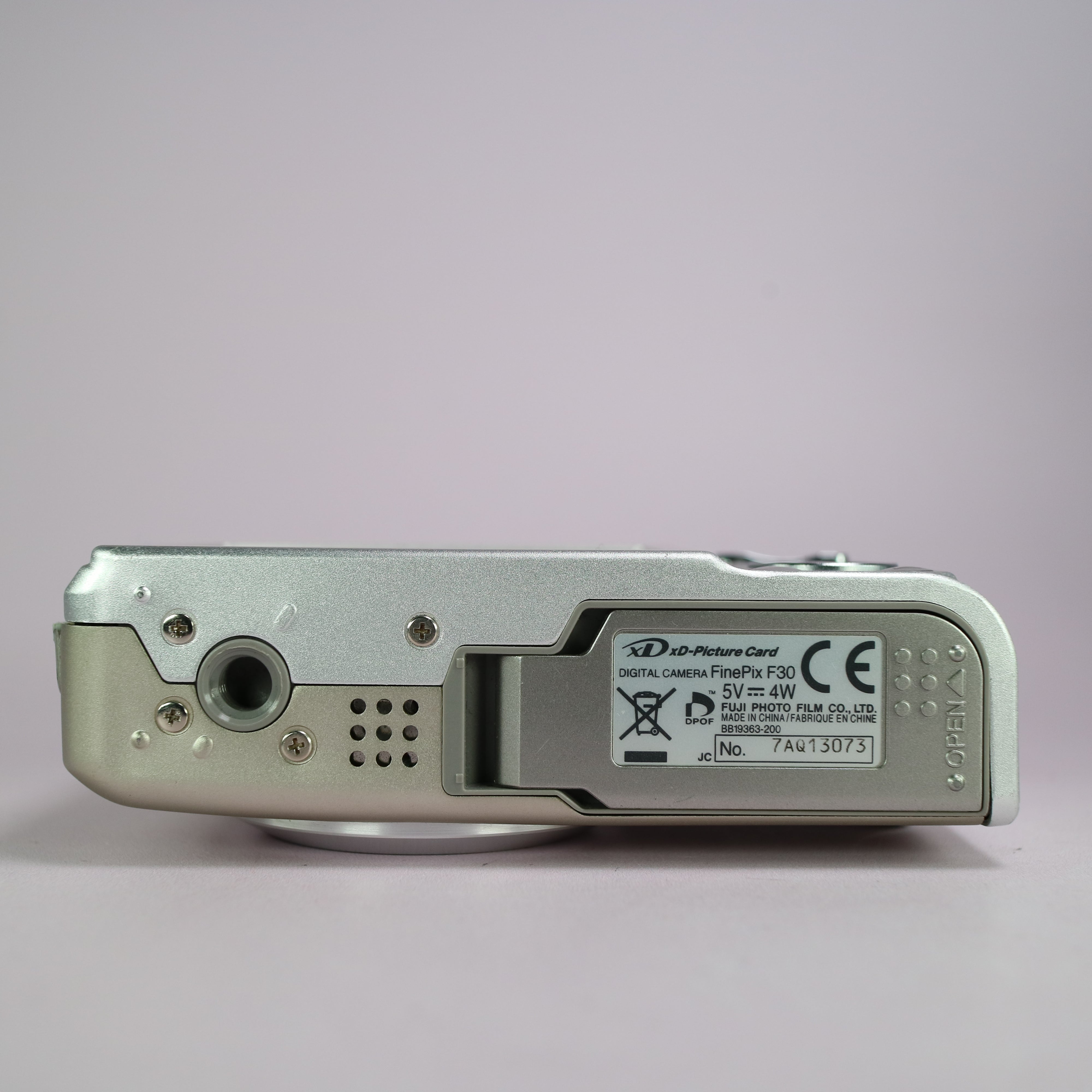 Fujifilm FinePix F30 6.3MP CCD Compact Digital Camera – Digicam