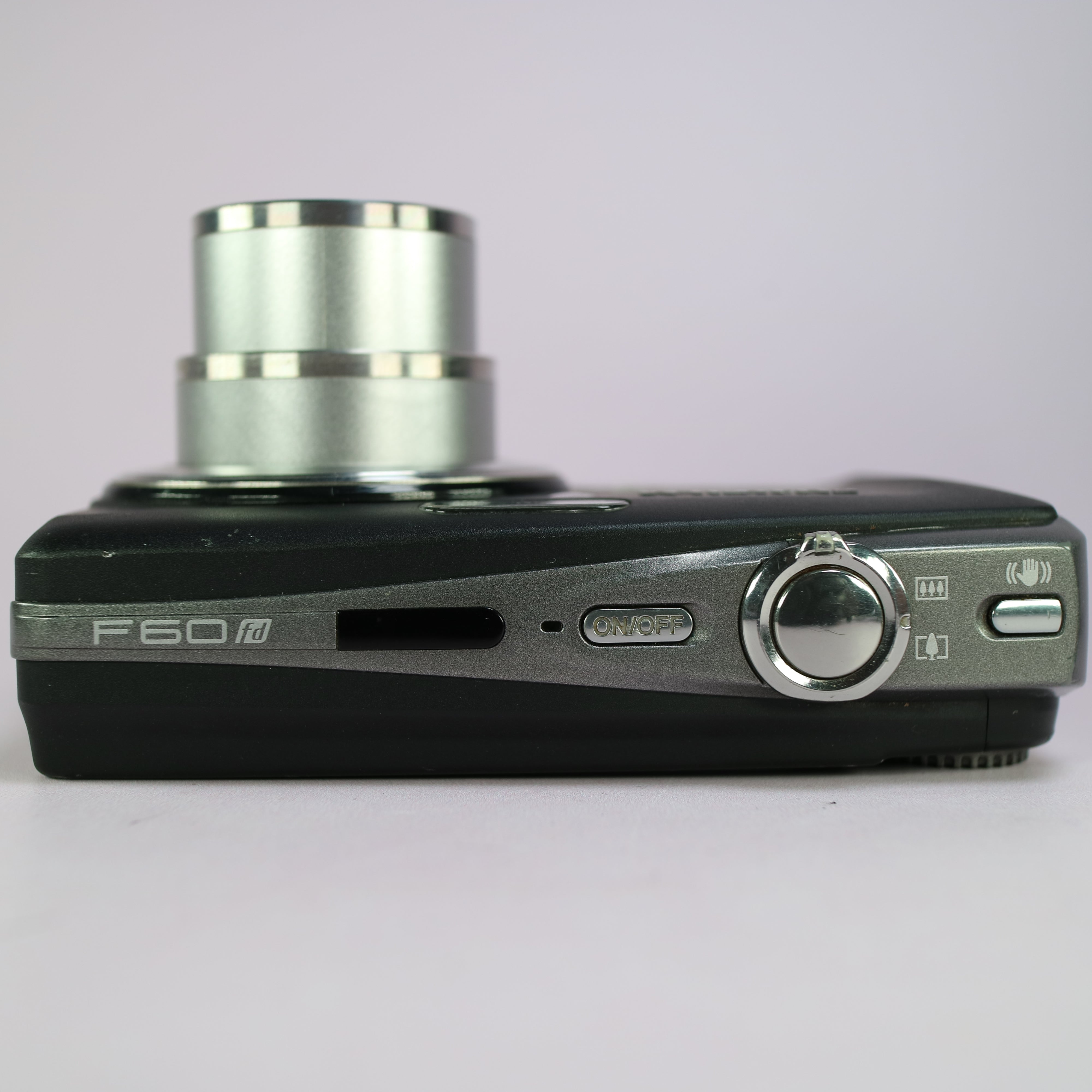 Fujifilm FinePix F60fd 12.0MP CCD Compact Digital Camera