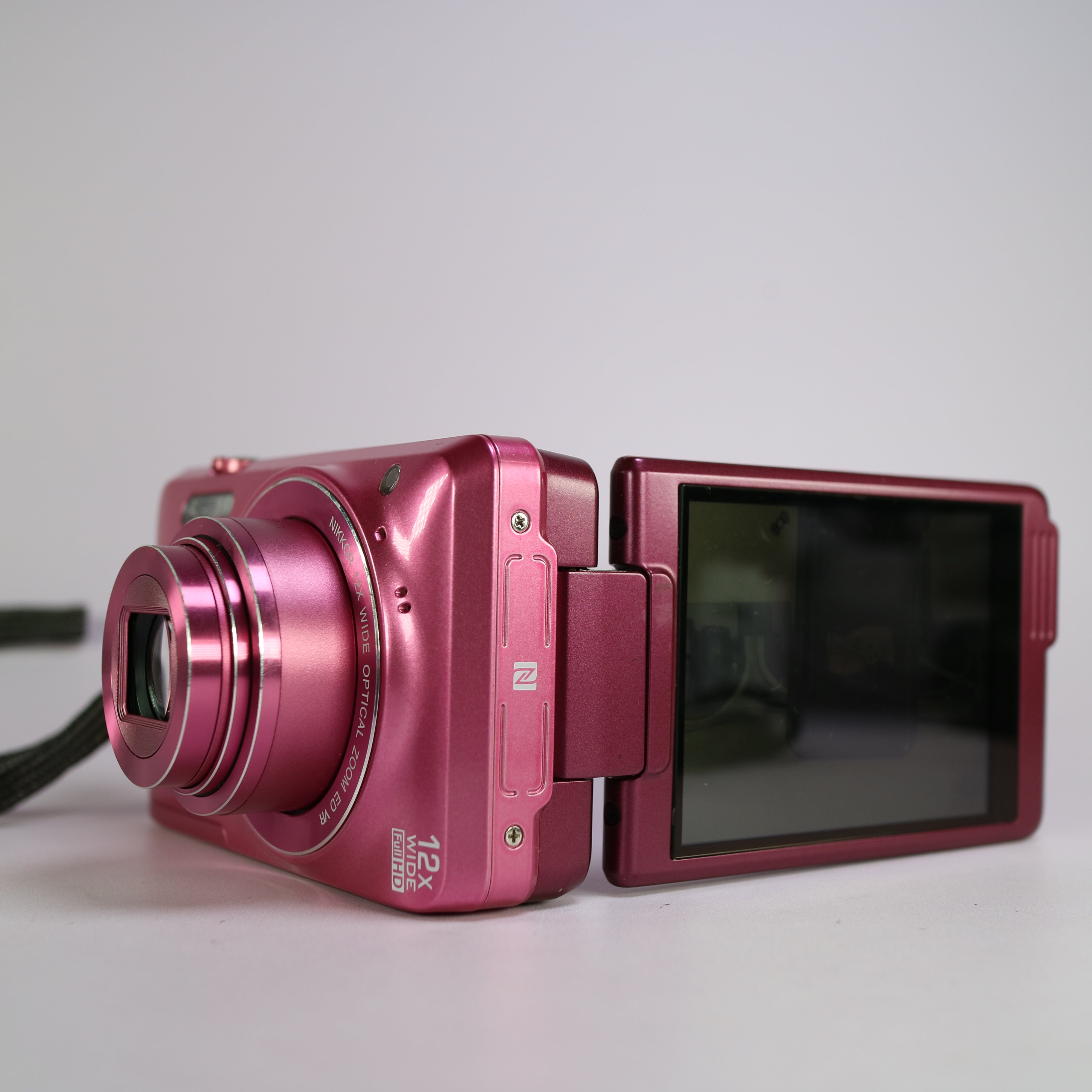 Nikon Coolpix S6900 16.0MP CMOS Flip Screen Compact Digital Camera