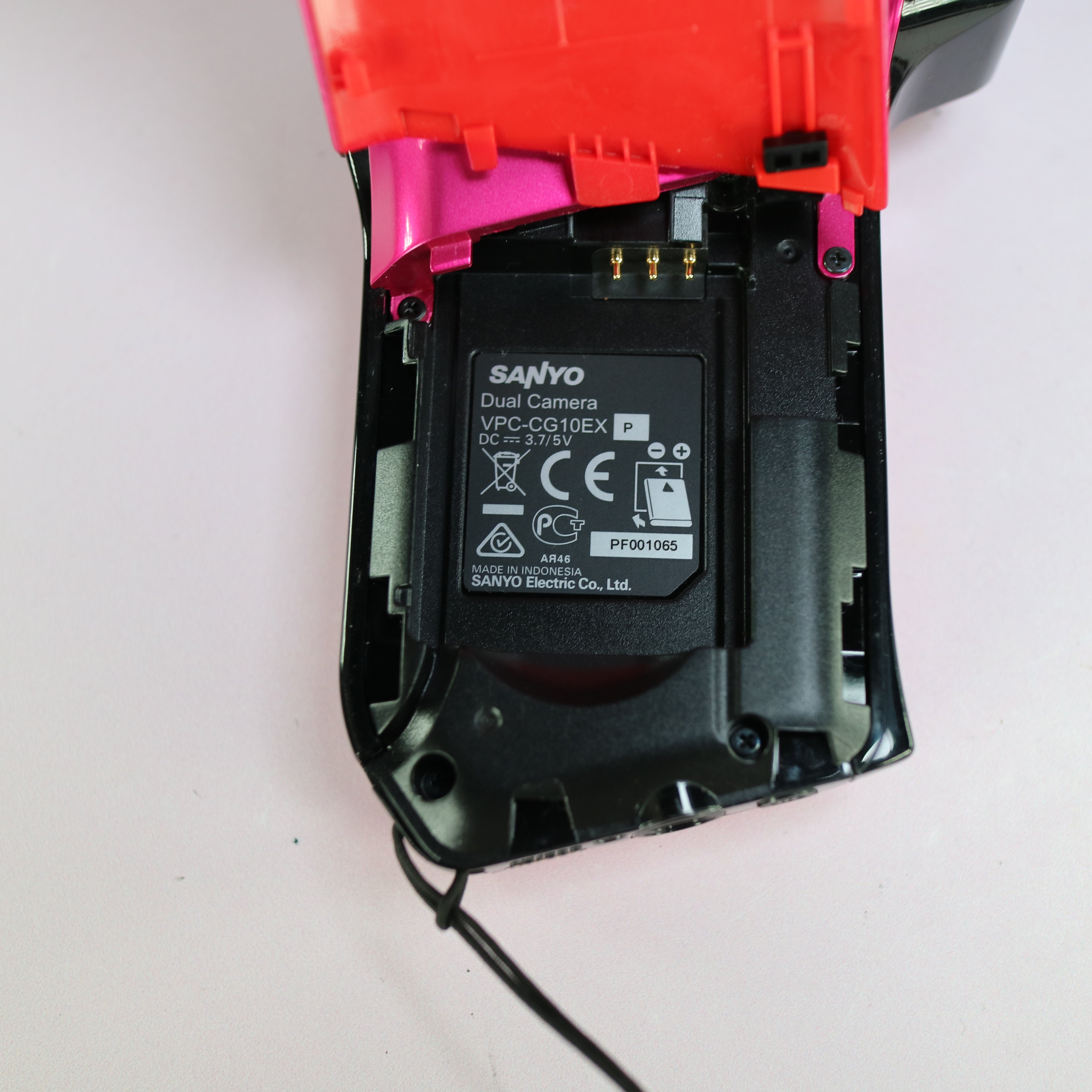 Sanyo Xacti VPC-CG10 10.0MP CMOS FHD Handheld Digital Camcorder